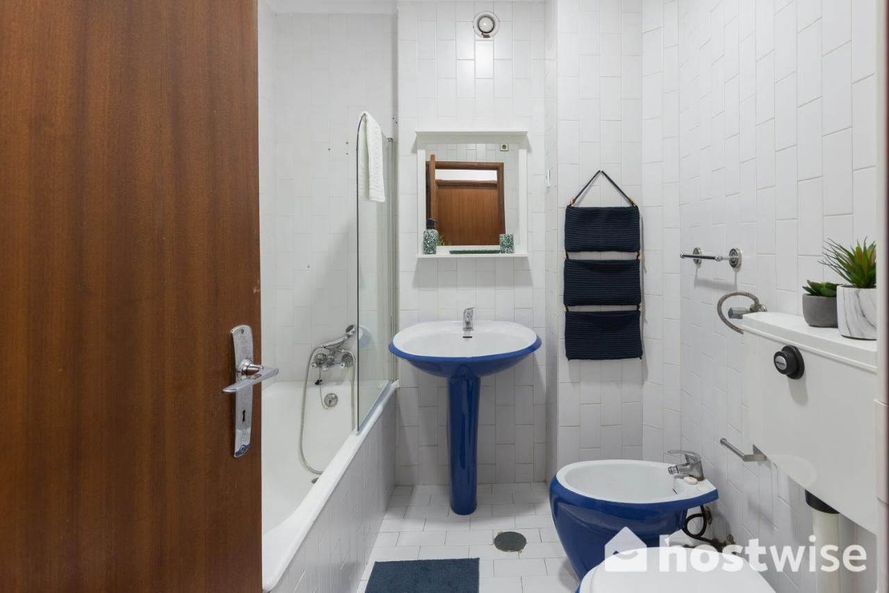 Appartamento Host Wise - Comfy Bright Flats With Netflix OOporto Esterno foto